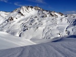 SKIALPINISTICK ELDORDO, Tahle parta veden Hanzem a Salmkem mla neskutenou kliku na poas... Spousta snhu, slunce, lavin i nastoupanch vkovch metr a vypitch kvasnic. Tahle partika si poradila se vm, vetn nro - fotografie 109