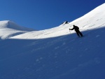 SKIALPINISTICK ELDORDO, Tahle parta veden Hanzem a Salmkem mla neskutenou kliku na poas... Spousta snhu, slunce, lavin i nastoupanch vkovch metr a vypitch kvasnic. Tahle partika si poradila se vm, vetn nro - fotografie 115