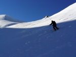 SKIALPINISTICK ELDORDO, Tahle parta veden Hanzem a Salmkem mla neskutenou kliku na poas... Spousta snhu, slunce, lavin i nastoupanch vkovch metr a vypitch kvasnic. Tahle partika si poradila se vm, vetn nro - fotografie 116