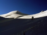 SKIALPINISTICK ELDORDO, Tahle parta veden Hanzem a Salmkem mla neskutenou kliku na poas... Spousta snhu, slunce, lavin i nastoupanch vkovch metr a vypitch kvasnic. Tahle partika si poradila se vm, vetn nro - fotografie 121