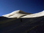 SKIALPINISTICK ELDORDO, Tahle parta veden Hanzem a Salmkem mla neskutenou kliku na poas... Spousta snhu, slunce, lavin i nastoupanch vkovch metr a vypitch kvasnic. Tahle partika si poradila se vm, vetn nro - fotografie 138