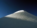 SKIALPINISTICK ELDORDO, Tahle parta veden Hanzem a Salmkem mla neskutenou kliku na poas... Spousta snhu, slunce, lavin i nastoupanch vkovch metr a vypitch kvasnic. Tahle partika si poradila se vm, vetn nro - fotografie 144