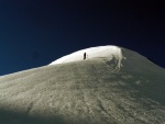 SKIALPINISTICK ELDORDO, Tahle parta veden Hanzem a Salmkem mla neskutenou kliku na poas... Spousta snhu, slunce, lavin i nastoupanch vkovch metr a vypitch kvasnic. Tahle partika si poradila se vm, vetn nro - fotografie 145