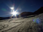 SKIALPINISTICK ELDORDO, Tahle parta veden Hanzem a Salmkem mla neskutenou kliku na poas... Spousta snhu, slunce, lavin i nastoupanch vkovch metr a vypitch kvasnic. Tahle partika si poradila se vm, vetn nro - fotografie 160