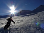 SKIALPINISTICK ELDORDO, Tahle parta veden Hanzem a Salmkem mla neskutenou kliku na poas... Spousta snhu, slunce, lavin i nastoupanch vkovch metr a vypitch kvasnic. Tahle partika si poradila se vm, vetn nro - fotografie 166