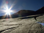 SKIALPINISTICK ELDORDO, Tahle parta veden Hanzem a Salmkem mla neskutenou kliku na poas... Spousta snhu, slunce, lavin i nastoupanch vkovch metr a vypitch kvasnic. Tahle partika si poradila se vm, vetn nro - fotografie 170