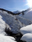 SKIALPINISTICK ELDORDO, Tahle parta veden Hanzem a Salmkem mla neskutenou kliku na poas... Spousta snhu, slunce, lavin i nastoupanch vkovch metr a vypitch kvasnic. Tahle partika si poradila se vm, vetn nro - fotografie 183