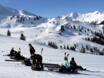 SKIALPINISTICK ELDORDO, Tahle parta veden Hanzem a Salmkem mla neskutenou kliku na poas... Spousta snhu, slunce, lavin i nastoupanch vkovch metr a vypitch kvasnic. Tahle partika si poradila se vm, vetn nro - fotografie 208