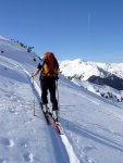 SKIALPINISTICK ELDORDO, Tahle parta veden Hanzem a Salmkem mla neskutenou kliku na poas... Spousta snhu, slunce, lavin i nastoupanch vkovch metr a vypitch kvasnic. Tahle partika si poradila se vm, vetn nro - fotografie 216