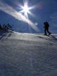 SKIALPINISTICK ELDORDO, Tahle parta veden Hanzem a Salmkem mla neskutenou kliku na poas... Spousta snhu, slunce, lavin i nastoupanch vkovch metr a vypitch kvasnic. Tahle partika si poradila se vm, vetn nro - fotografie 219