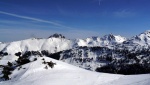 SKIALPINISTICK ELDORDO, Tahle parta veden Hanzem a Salmkem mla neskutenou kliku na poas... Spousta snhu, slunce, lavin i nastoupanch vkovch metr a vypitch kvasnic. Tahle partika si poradila se vm, vetn nro - fotografie 226