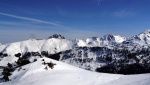 SKIALPINISTICK ELDORDO, Tahle parta veden Hanzem a Salmkem mla neskutenou kliku na poas... Spousta snhu, slunce, lavin i nastoupanch vkovch metr a vypitch kvasnic. Tahle partika si poradila se vm, vetn nro - fotografie 227