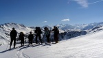 SKIALPINISTICK ELDORDO, Tahle parta veden Hanzem a Salmkem mla neskutenou kliku na poas... Spousta snhu, slunce, lavin i nastoupanch vkovch metr a vypitch kvasnic. Tahle partika si poradila se vm, vetn nro - fotografie 230