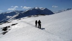 SKIALPINISTICK ELDORDO, Tahle parta veden Hanzem a Salmkem mla neskutenou kliku na poas... Spousta snhu, slunce, lavin i nastoupanch vkovch metr a vypitch kvasnic. Tahle partika si poradila se vm, vetn nro - fotografie 236