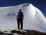 SKIALPINISTICK ELDORDO, Tahle parta veden Hanzem a Salmkem mla neskutenou kliku na poas... Spousta snhu, slunce, lavin i nastoupanch vkovch metr a vypitch kvasnic. Tahle partika si poradila se vm, vetn nro - fotografie 239