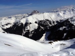 SKIALPINISTICK ELDORDO, Tahle parta veden Hanzem a Salmkem mla neskutenou kliku na poas... Spousta snhu, slunce, lavin i nastoupanch vkovch metr a vypitch kvasnic. Tahle partika si poradila se vm, vetn nro - fotografie 250