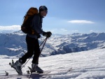 SKIALPINISTICK ELDORDO, Tahle parta veden Hanzem a Salmkem mla neskutenou kliku na poas... Spousta snhu, slunce, lavin i nastoupanch vkovch metr a vypitch kvasnic. Tahle partika si poradila se vm, vetn nro - fotografie 255