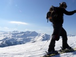 SKIALPINISTICK ELDORDO, Tahle parta veden Hanzem a Salmkem mla neskutenou kliku na poas... Spousta snhu, slunce, lavin i nastoupanch vkovch metr a vypitch kvasnic. Tahle partika si poradila se vm, vetn nro - fotografie 259