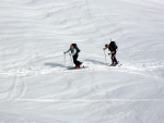 SKIALPINISTICK ELDORDO, Tahle parta veden Hanzem a Salmkem mla neskutenou kliku na poas... Spousta snhu, slunce, lavin i nastoupanch vkovch metr a vypitch kvasnic. Tahle partika si poradila se vm, vetn nro - fotografie 306