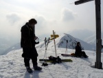 SKIALPINISTICK ELDORDO, Tahle parta veden Hanzem a Salmkem mla neskutenou kliku na poas... Spousta snhu, slunce, lavin i nastoupanch vkovch metr a vypitch kvasnic. Tahle partika si poradila se vm, vetn nro - fotografie 345