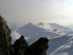 SKIALPINISTICK ELDORDO, Tahle parta veden Hanzem a Salmkem mla neskutenou kliku na poas... Spousta snhu, slunce, lavin i nastoupanch vkovch metr a vypitch kvasnic. Tahle partika si poradila se vm, vetn nro - fotografie 352