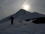 SKIALPINISTICK ELDORDO, Tahle parta veden Hanzem a Salmkem mla neskutenou kliku na poas... Spousta snhu, slunce, lavin i nastoupanch vkovch metr a vypitch kvasnic. Tahle partika si poradila se vm, vetn nro - fotografie 356