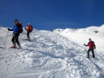 Freeride Kurz KAPRUN 2012, V sobotu pardn poas a praan, kter mohl bt mn jet. Nicmn jsme najeli za vkend asi 300 m po sjezdovce a prmrn sklon jednch svah byl 35. Take jsme projeli vechno zajmav a uili i - fotografie 7