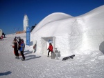 Freeride Kurz KAPRUN 2012, V sobotu pardn poas a praan, kter mohl bt mn jet. Nicmn jsme najeli za vkend asi 300 m po sjezdovce a prmrn sklon jednch svah byl 35. Take jsme projeli vechno zajmav a uili i - fotografie 40