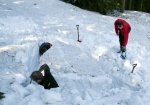 Zkladn kurz skialpinismu 16.-18.3.2012, Pardn jarn posko, tvrd firn a ist chlapsk parta. K tomu vyvrcholen na Snce a bezva nladika. Prost se to vydailo. - fotografie 94