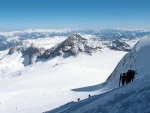 DACHSTEIN VRCHOL NA SKIALPECH 2012, Mooc dobr parta si to s Hanzem vala za skvlho poas a bjen nlady. Kdou kounkne na fotky pochop, e nen moc co dodat. - fotografie 45