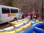 RAFTING NA JIZEE 2012, Konen pkn voda v podob 25m3, koda jen toho ochlazen. Vechno klaplo jak mlo a navc byl objven systm napojen zlomenho pdla pomoc zchranskho psu z vesty. - fotografie 1