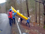 RAFTING NA JIZEE 2012, Konen pkn voda v podob 25m3, koda jen toho ochlazen. Vechno klaplo jak mlo a navc byl objven systm napojen zlomenho pdla pomoc zchranskho psu z vesty. - fotografie 15