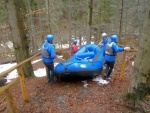 RAFTING NA JIZEE 2012, Konen pkn voda v podob 25m3, koda jen toho ochlazen. Vechno klaplo jak mlo a navc byl objven systm napojen zlomenho pdla pomoc zchranskho psu z vesty. - fotografie 16