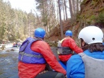 RAFTING NA JIZEE duben 2012, Pjemn voda, slunce i mraky, pohoda na lodch a raftech, usmvav mlad a krsn lid v posdkch. Dky Krakonoi - fotografie 2