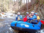 RAFTING NA JIZEE duben 2012, Pjemn voda, slunce i mraky, pohoda na lodch a raftech, usmvav mlad a krsn lid v posdkch. Dky Krakonoi - fotografie 3