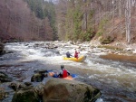 RAFTING NA JIZEE duben 2012, Pjemn voda, slunce i mraky, pohoda na lodch a raftech, usmvav mlad a krsn lid v posdkch. Dky Krakonoi - fotografie 9