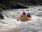 RAFTING NA JIZEE duben 2012, Pjemn voda, slunce i mraky, pohoda na lodch a raftech, usmvav mlad a krsn lid v posdkch. Dky Krakonoi - fotografie 18