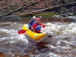 RAFTING NA JIZEE duben 2012, Pjemn voda, slunce i mraky, pohoda na lodch a raftech, usmvav mlad a krsn lid v posdkch. Dky Krakonoi - fotografie 19