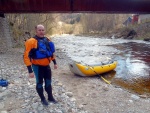 RAFTING NA JIZEE duben 2012, Pjemn voda, slunce i mraky, pohoda na lodch a raftech, usmvav mlad a krsn lid v posdkch. Dky Krakonoi - fotografie 41