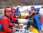 RAFTING NA JIZEE duben 2012, Pjemn voda, slunce i mraky, pohoda na lodch a raftech, usmvav mlad a krsn lid v posdkch. Dky Krakonoi - fotografie 46