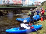 Rafting na Labi pod pindlem, Opravdu vyjmen den. Pehrada Labsk poutla vodu a k tomu pardn poas. Kdy se nm naskytne znovu takov pleitost...? - fotografie 25