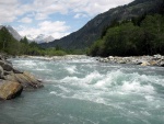 Alpsk perlky - Mll, Soa a Isel, Vodn stavy neply pvodn plnovanm ekm, ale na Soe a Iselu to stlo za to. Poas bylo super a skvl parta ukzala, e ji hned tak njak nesnze nezasko. - fotografie 119