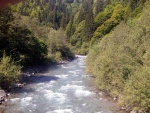 Rafting v Korutanech, Zjezd na eky, kam se mlo kdy podvte. A voda nakonec vyla. S nocovnm v Tee-Pee to nemlo chybu. - fotografie 10