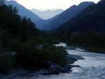 Rafting v Korutanech, Zjezd na eky, kam se mlo kdy podvte. A voda nakonec vyla. S nocovnm v Tee-Pee to nemlo chybu. - fotografie 100