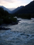 Rafting v Korutanech, Zjezd na eky, kam se mlo kdy podvte. A voda nakonec vyla. S nocovnm v Tee-Pee to nemlo chybu. - fotografie 102