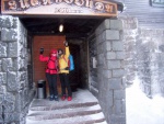 Skialpinistick pechod Krkono, Tsn po Novm roce jsme se vydali na pechod Krkono z Dolnch Mseek a do Janskch Lzn. Poas kzalo svoji drsnj tv, pesto v tmu vldla naprost pohoda. Veer ve finsk kdi tak neml  - fotografie 82