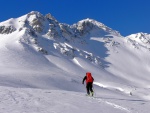 SKIAREN RIEDINGTAL LEDEN 2013, Tradin skupina veden Aleem se letos opt rozrostla, ale i tak jsme si to bjen uili, vichni. Rozdlili jsme se na 2 party: prvn parta honcch ps s Mrou a druh blondny s Hanzem. Prost b - fotografie 15