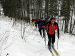 ZKLADN KURZ SKIALPINISMU 15.-17.2.2013, Pardn, v tm ist chlapsk zletost. Brilantn snhov podmnky a pohoda v tmu a dostivost se nco dozvdt. Vichni se nauili skvle nakopnout Harleye a nejen to... - fotografie 5