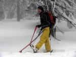 ZKLADN KURZ SKIALPINISMU 15.-17.2.2013, Pardn, v tm ist chlapsk zletost. Brilantn snhov podmnky a pohoda v tmu a dostivost se nco dozvdt. Vichni se nauili skvle nakopnout Harleye a nejen to... - fotografie 34