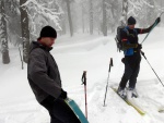 ZKLADN KURZ SKIALPINISMU 15.-17.2.2013, Pardn, v tm ist chlapsk zletost. Brilantn snhov podmnky a pohoda v tmu a dostivost se nco dozvdt. Vichni se nauili skvle nakopnout Harleye a nejen to... - fotografie 37